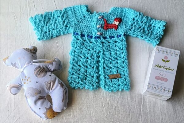 Saquito tejido a Crochet Prematuros. Modelo Exclusivo e Irrepetible. 0 a 3 Meses. Muñeco de Apego. Agua de Azahar «Petit Enfant»