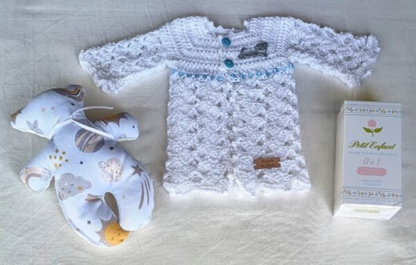Saquito tejido a Crochet Prematuros. Modelo Exclusivo e Irrepetible. 0 a 3 Meses. Muñeco de Apego. Agua de Azahar «Petit Enfant»