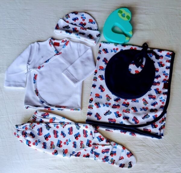Conjunto de Recibimiento RN 0 a 3 Meses 5 Piezas Estampado "Autitos Felices"