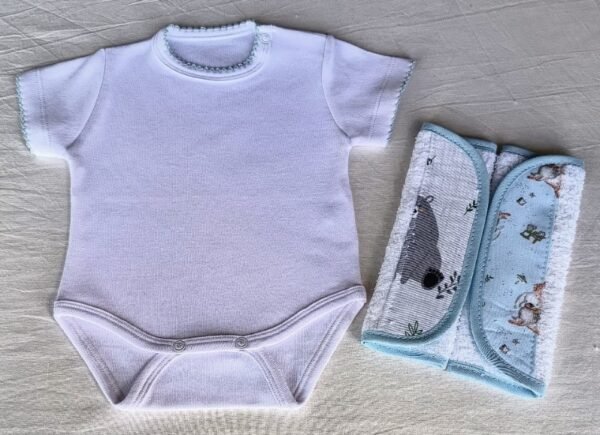Body RN 0 a 3 Meses Blanco Línea "Mimando un Nuevo Corazón" Mangas Cortas, Picots Dos Babitas - Imagen 2