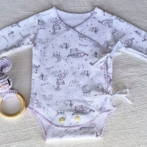 Body RN, 0 a 3 Meses. Mangas Largas. Estampado. Lazos. Sonajero Amigurumi