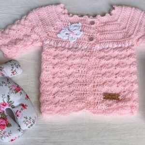 Saquito Tejido a Crochet. Modelo Exclusivo e Irrepetible. 0 a 3 Meses. Muñeco de Apego. Agua de Azahar «Petit Enfant»