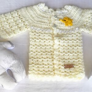 Saquito Tejido a Crochet. Modelo Exclusivo e Irrepetible. 0 a 3 Meses. Muñeco de Apego. Agua de Azahar «Petit Enfant»