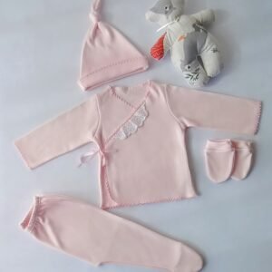 Set de Recibimiento RN 0 a 3 Meses. Conjunto 4 Piezas. Color Rosa. Con Broderie
